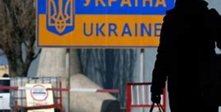 Працівники міграційної поліції Рівненщини видворили з України нелегала з Грузії